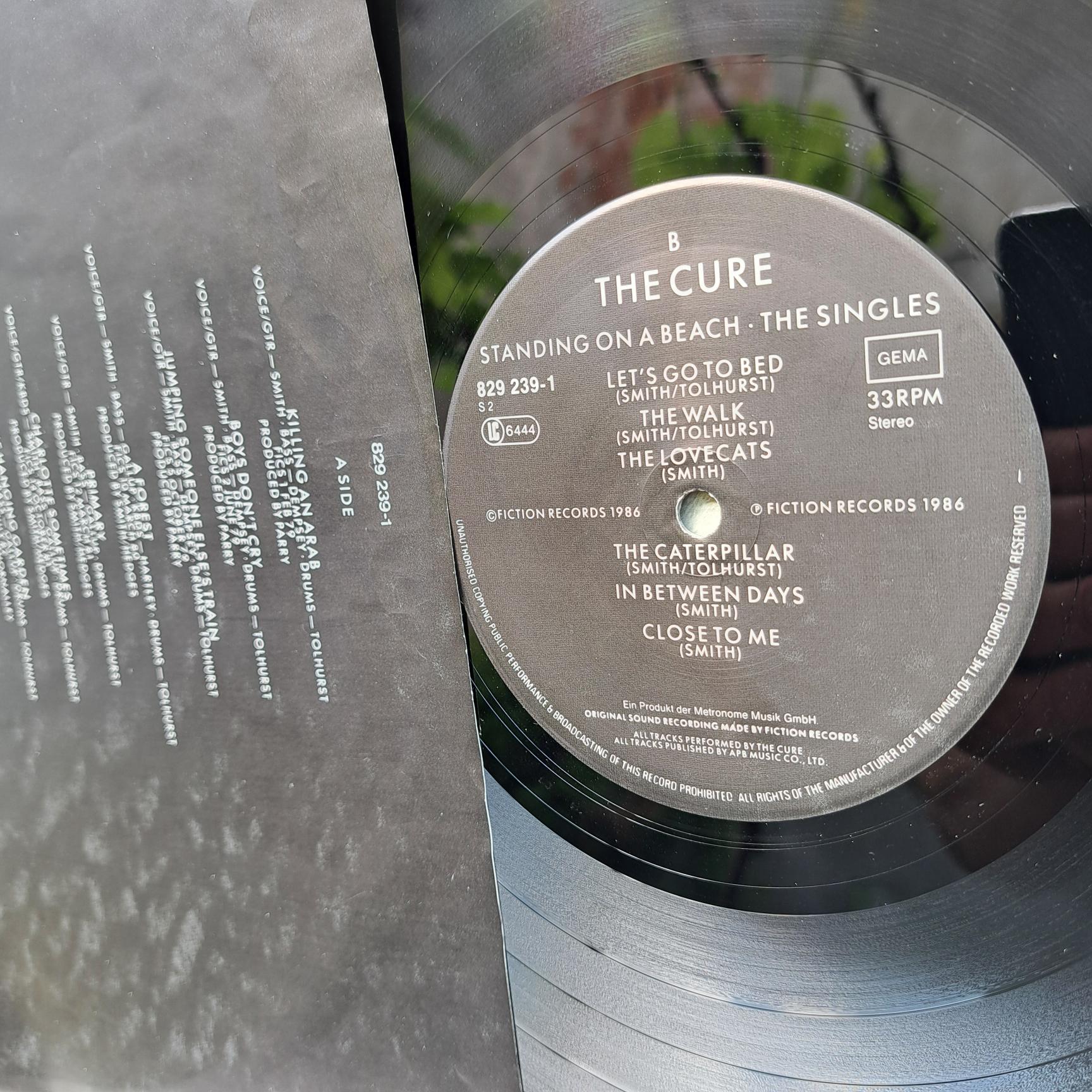 The Cure – Standing On A Beach · The Singles - Disc VINIL LP VG+ - imagine 2